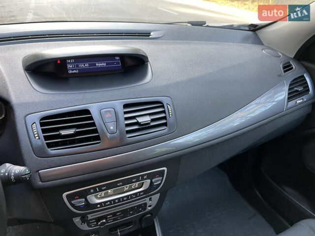 Серый Рено Меган, объемом двигателя 1.46 л и пробегом 148 тыс. км за 8950 $, фото 110 на Automoto.ua