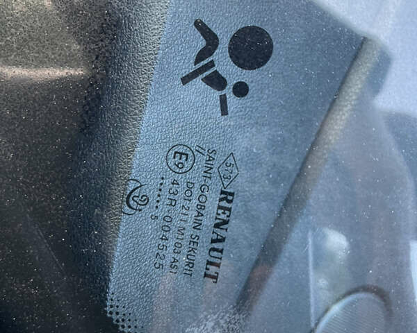 Серый Рено Меган, объемом двигателя 1.46 л и пробегом 148 тыс. км за 8950 $, фото 150 на Automoto.ua