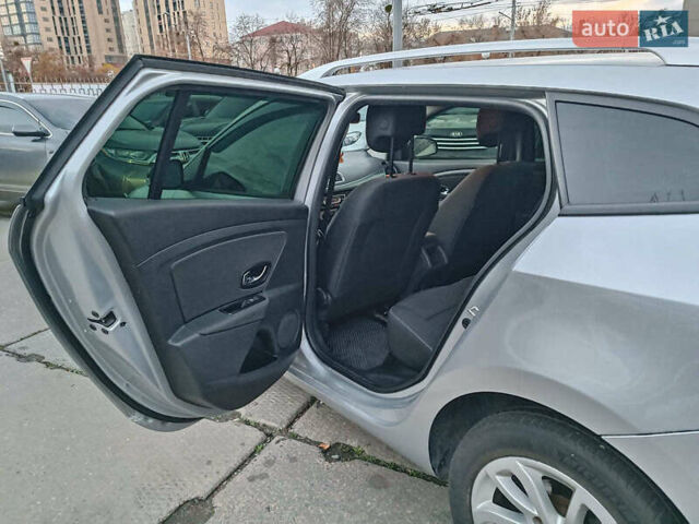 Серый Рено Меган, объемом двигателя 1.5 л и пробегом 216 тыс. км за 8990 $, фото 12 на Automoto.ua