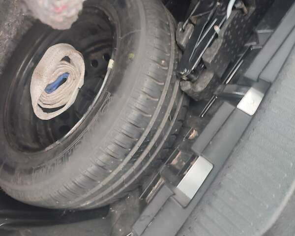 Серый Рено Меган, объемом двигателя 1.46 л и пробегом 229 тыс. км за 9300 $, фото 5 на Automoto.ua