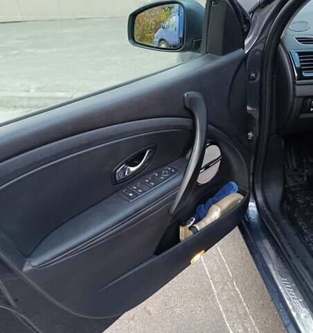 Рено Меган 2015 в Сквира на Automoto.ua Серый Рено Меган, объемом двигателя 1.6 л и пробегом 235 тыс. км за 9800 $, фото 2 на Automoto.ua