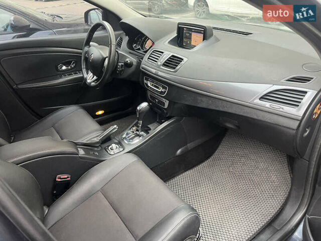 Серый Рено Меган, объемом двигателя 1.46 л и пробегом 190 тыс. км за 8300 $, фото 2 на Automoto.ua