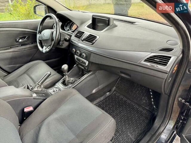 Рено Меган 2015 в Киеве на Automoto.ua Серый Рено Меган, объемом двигателя 1.6 л и пробегом 181 тыс. км за 5300 $, фото 13 на Automoto.ua