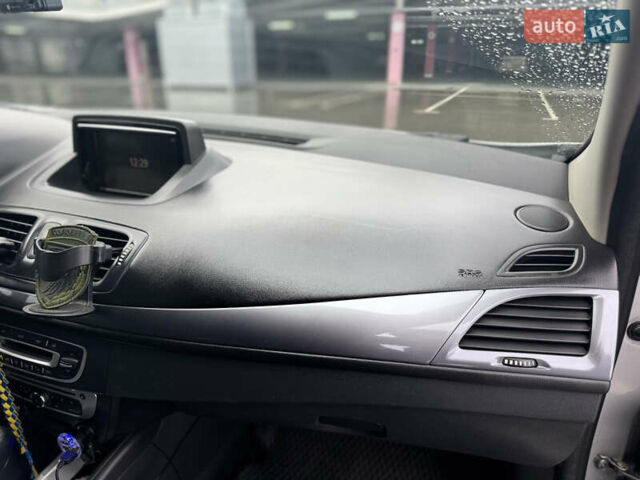 Серый Рено Меган, объемом двигателя 1.5 л и пробегом 393 тыс. км за 7500 $, фото 10 на Automoto.ua