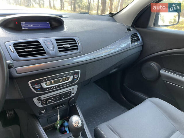 Серый Рено Меган, объемом двигателя 1.46 л и пробегом 148 тыс. км за 8950 $, фото 109 на Automoto.ua