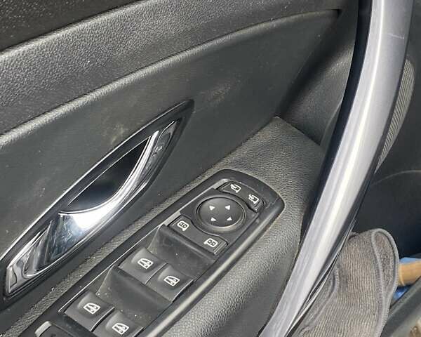 Серый Рено Меган, объемом двигателя 1.46 л и пробегом 189 тыс. км за 10500 $, фото 20 на Automoto.ua