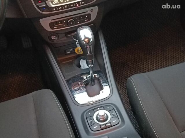 Серый Рено Меган, объемом двигателя 1.5 л и пробегом 216 тыс. км за 8990 $, фото 16 на Automoto.ua