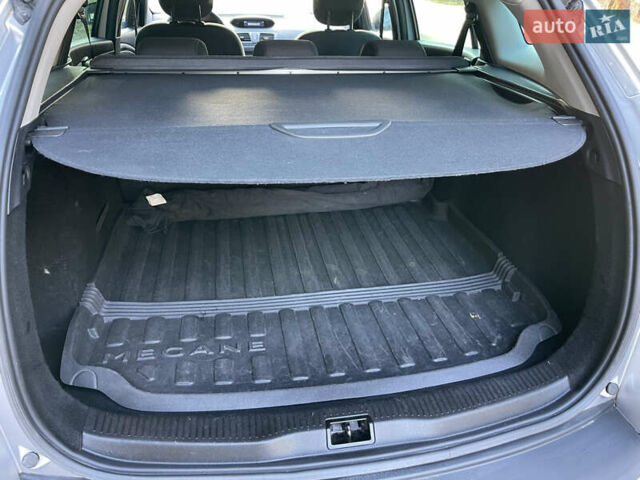 Серый Рено Меган, объемом двигателя 1.46 л и пробегом 148 тыс. км за 8950 $, фото 144 на Automoto.ua