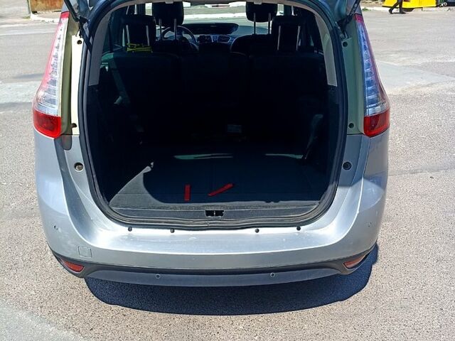 Серый Рено Меган, объемом двигателя 1.5 л и пробегом 277 тыс. км за 9500 $, фото 5 на Automoto.ua