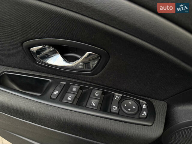 Серый Рено Меган, объемом двигателя 1.2 л и пробегом 101 тыс. км за 8700 $, фото 40 на Automoto.ua