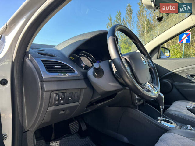 Сірий Рено Меган, об'ємом двигуна 1.46 л та пробігом 156 тис. км за 10700 $, фото 33 на Automoto.ua
