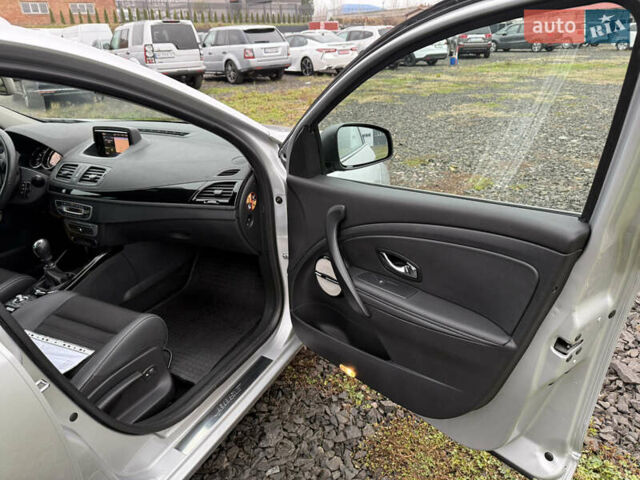 Серый Рено Меган, объемом двигателя 1.6 л и пробегом 250 тыс. км за 10500 $, фото 35 на Automoto.ua