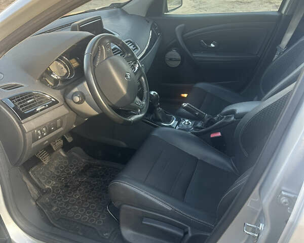 Серый Рено Меган, объемом двигателя 1.5 л и пробегом 280 тыс. км за 9650 $, фото 11 на Automoto.ua