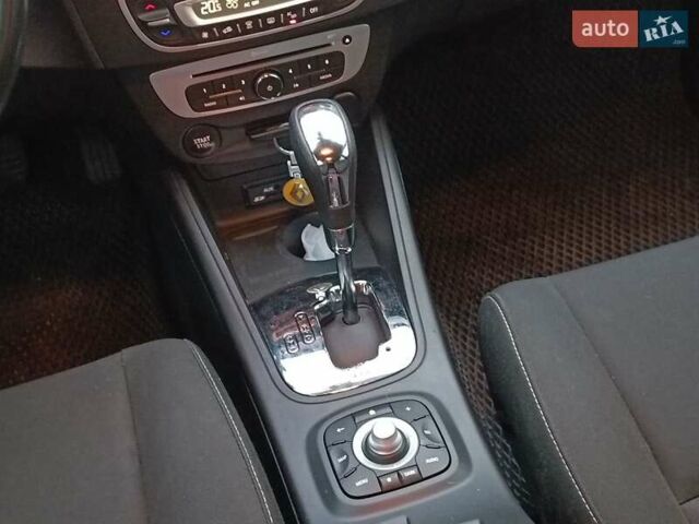 Серый Рено Меган, объемом двигателя 1.5 л и пробегом 216 тыс. км за 8990 $, фото 16 на Automoto.ua