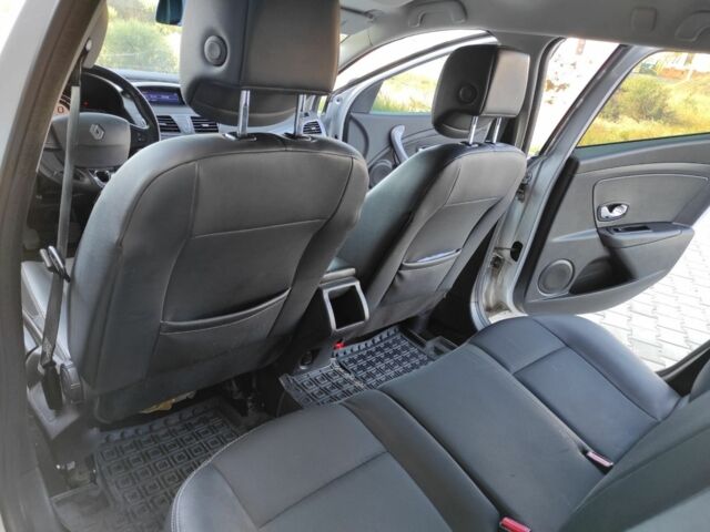 Серый Рено Меган, объемом двигателя 1.5 л и пробегом 210 тыс. км за 8900 $, фото 13 на Automoto.ua