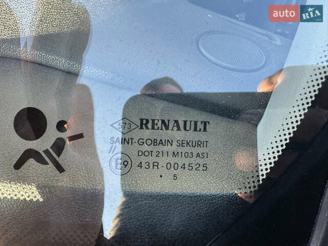 Серый Рено Меган, объемом двигателя 1.6 л и пробегом 191 тыс. км за 10850 $, фото 16 на Automoto.ua