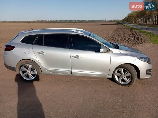 Серый Рено Меган, объемом двигателя 1.46 л и пробегом 240 тыс. км за 9000 $, фото 2 на Automoto.ua