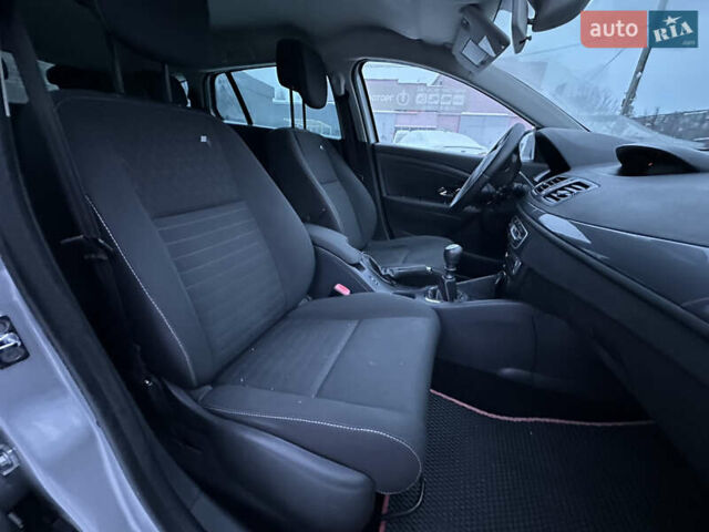 Серый Рено Меган, объемом двигателя 1.46 л и пробегом 217 тыс. км за 8700 $, фото 36 на Automoto.ua