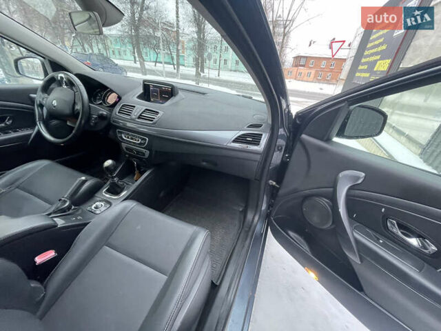 Сірий Рено Меган, об'ємом двигуна 1.46 л та пробігом 365 тис. км за 8000 $, фото 4 на Automoto.ua
