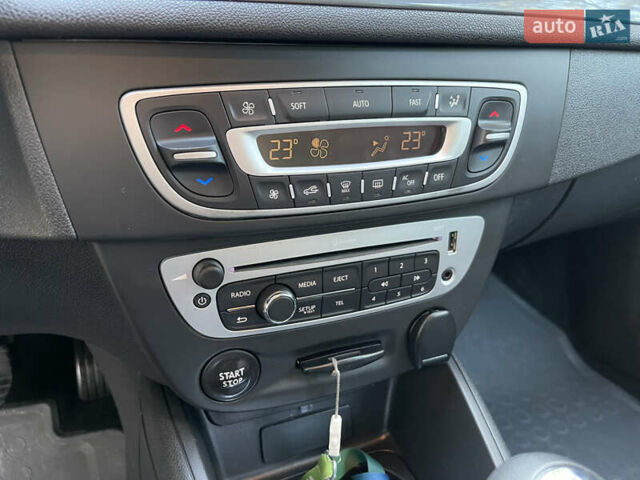 Серый Рено Меган, объемом двигателя 1.46 л и пробегом 148 тыс. км за 8950 $, фото 107 на Automoto.ua