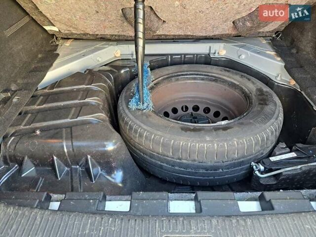 Серый Рено Меган, объемом двигателя 1.5 л и пробегом 190 тыс. км за 9500 $, фото 16 на Automoto.ua