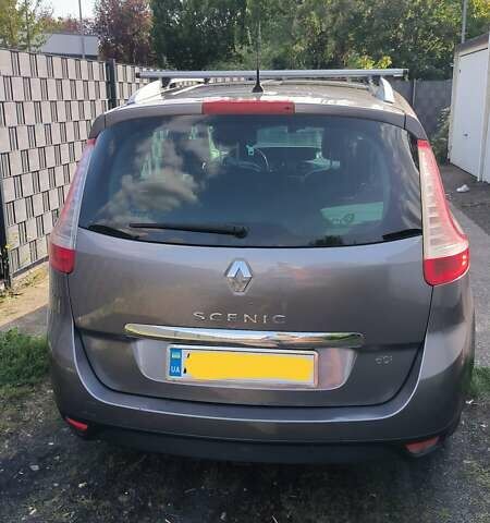 Серый Рено Меган, объемом двигателя 0 л и пробегом 255 тыс. км за 11200 $, фото 3 на Automoto.ua