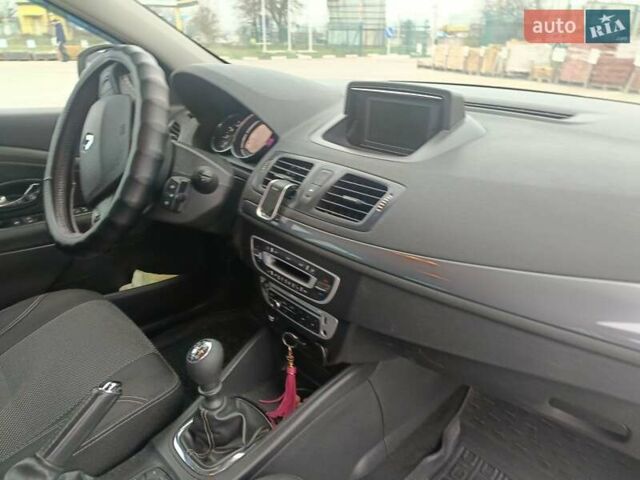 Серый Рено Меган, объемом двигателя 1.5 л и пробегом 223 тыс. км за 9500 $, фото 13 на Automoto.ua