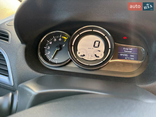 Серый Рено Меган, объемом двигателя 1.6 л и пробегом 191 тыс. км за 10850 $, фото 28 на Automoto.ua