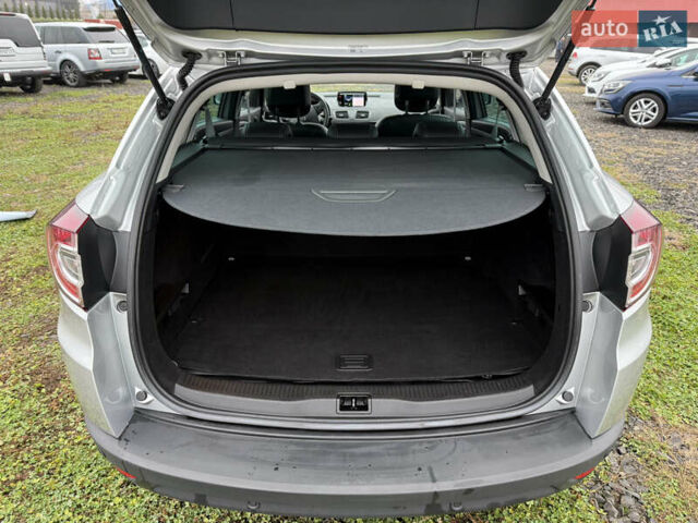 Серый Рено Меган, объемом двигателя 1.6 л и пробегом 250 тыс. км за 10500 $, фото 41 на Automoto.ua