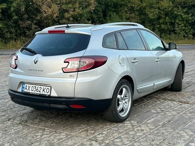 Сірий Рено Меган, об'ємом двигуна 1.46 л та пробігом 300 тис. км за 7200 $, фото 2 на Automoto.ua