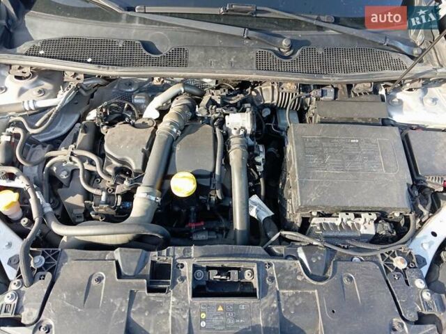 Серый Рено Меган, объемом двигателя 1.46 л и пробегом 240 тыс. км за 9000 $, фото 5 на Automoto.ua