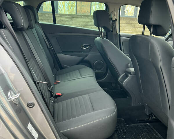 Сірий Рено Меган, об'ємом двигуна 1.5 л та пробігом 92 тис. км за 8950 $, фото 12 на Automoto.ua