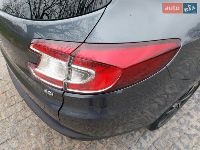 Серый Рено Меган, объемом двигателя 1.46 л и пробегом 233 тыс. км за 10300 $, фото 34 на Automoto.ua