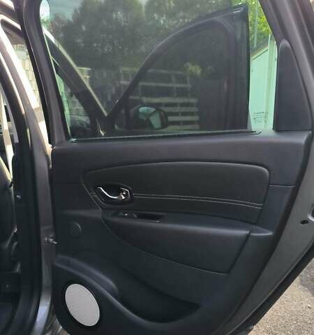 Серый Рено Меган, объемом двигателя 0 л и пробегом 255 тыс. км за 11200 $, фото 14 на Automoto.ua