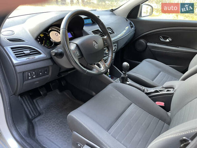 Серый Рено Меган, объемом двигателя 1.46 л и пробегом 148 тыс. км за 8950 $, фото 113 на Automoto.ua