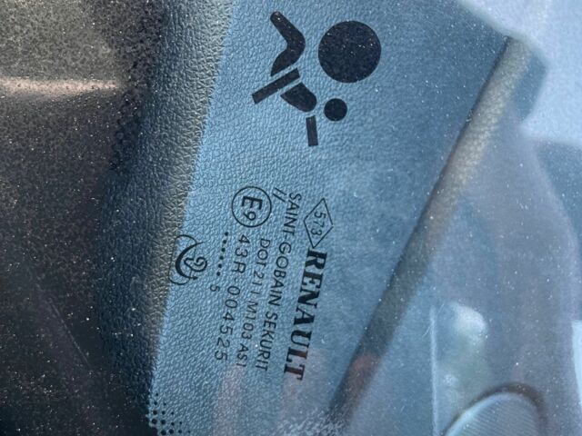 Серый Рено Меган, объемом двигателя 1.5 л и пробегом 148 тыс. км за 8750 $, фото 23 на Automoto.ua