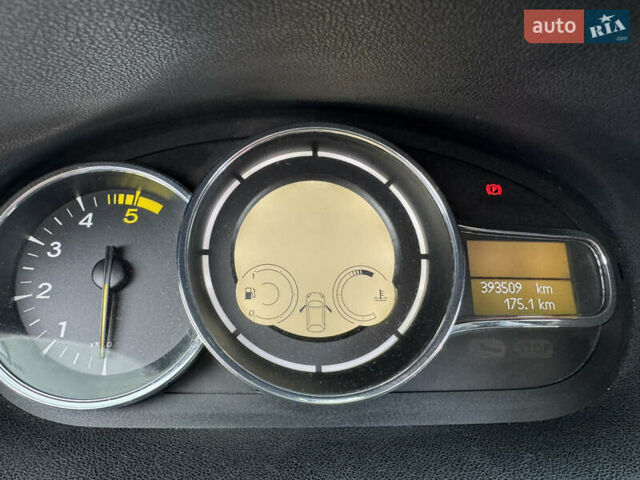 Серый Рено Меган, объемом двигателя 1.5 л и пробегом 393 тыс. км за 7500 $, фото 14 на Automoto.ua