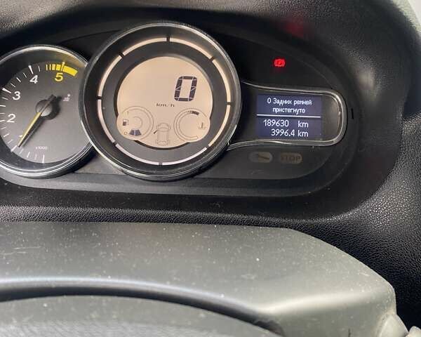 Серый Рено Меган, объемом двигателя 1.46 л и пробегом 189 тыс. км за 10500 $, фото 12 на Automoto.ua