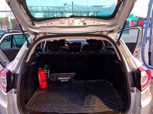 Сірий Рено Меган, об'ємом двигуна 1.5 л та пробігом 246 тис. км за 8000 $, фото 4 на Automoto.ua