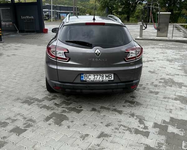 Серый Рено Меган, объемом двигателя 1.5 л и пробегом 281 тыс. км за 8800 $, фото 8 на Automoto.ua