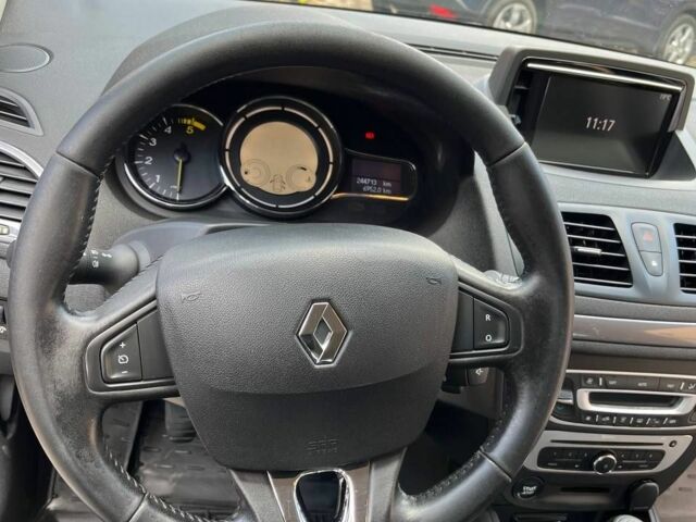 Серый Рено Меган, объемом двигателя 1.5 л и пробегом 230 тыс. км за 7700 $, фото 5 на Automoto.ua