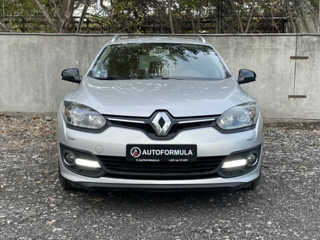 Серый Рено Меган, объемом двигателя 1.5 л и пробегом 206 тыс. км за 8990 $, фото 3 на Automoto.ua