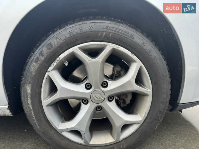 Серый Рено Меган, объемом двигателя 1.5 л и пробегом 393 тыс. км за 7500 $, фото 25 на Automoto.ua