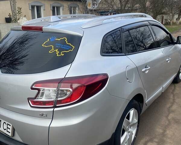 Серый Рено Меган, объемом двигателя 1.46 л и пробегом 189 тыс. км за 10500 $, фото 5 на Automoto.ua