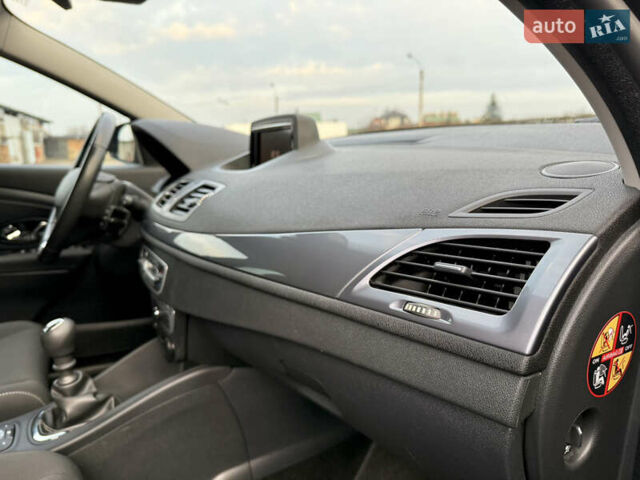 Серый Рено Меган, объемом двигателя 1.2 л и пробегом 101 тыс. км за 8700 $, фото 31 на Automoto.ua