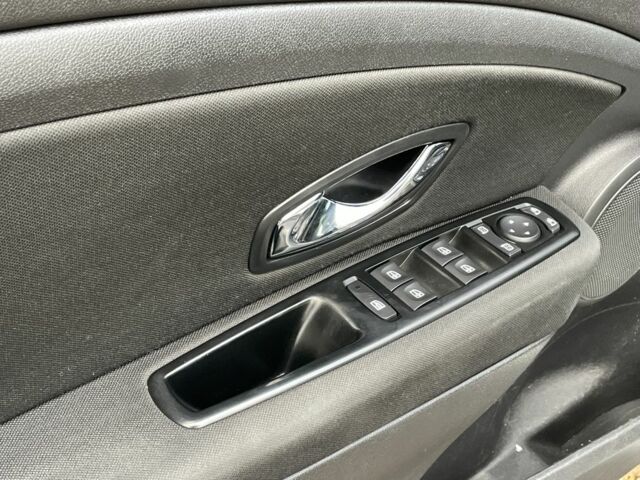 Серый Рено Меган, объемом двигателя 1.5 л и пробегом 206 тыс. км за 8990 $, фото 19 на Automoto.ua