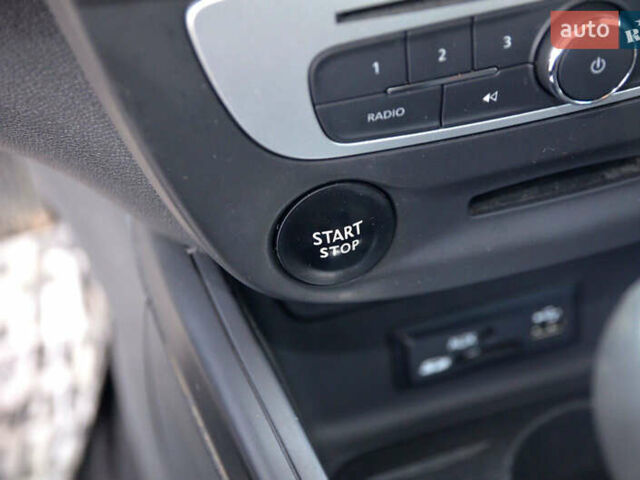 Сірий Рено Меган, об'ємом двигуна 1.5 л та пробігом 186 тис. км за 10450 $, фото 28 на Automoto.ua