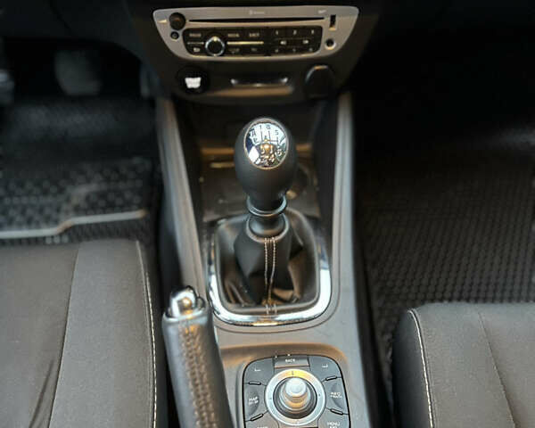 Серый Рено Меган, объемом двигателя 1.5 л и пробегом 162 тыс. км за 10500 $, фото 13 на Automoto.ua