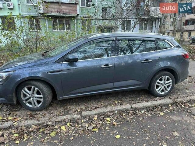 Серый Рено Меган, объемом двигателя 1.46 л и пробегом 225 тыс. км за 10999 $, фото 2 на Automoto.ua