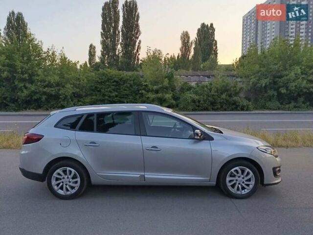 Серый Рено Меган, объемом двигателя 1.5 л и пробегом 160 тыс. км за 10500 $, фото 4 на Automoto.ua